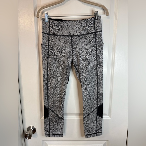 Lululemon Power Luxtreme Spray Jacquard White Black Pace Revival Crop Leggings - Picture 1 of 9